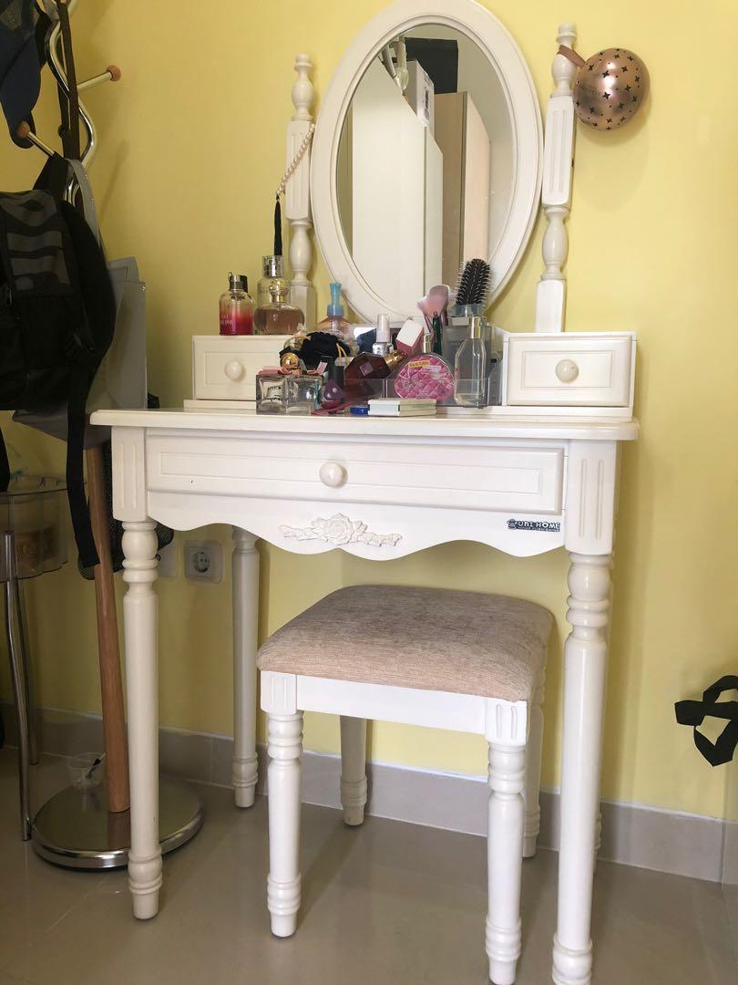 Unihome furniture shop