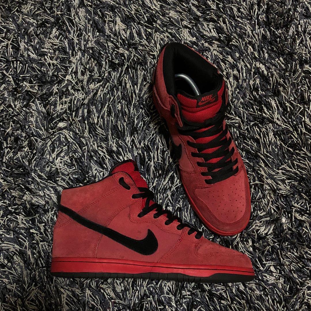 Nike devil dunks top
