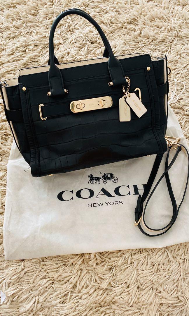 Pre Authentic COACH Swagger Large Women s Fashion Bags