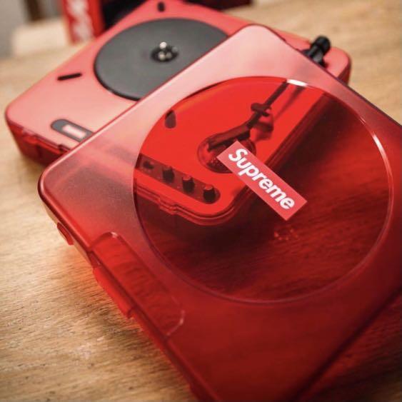 Supreme Numark PT01 Turntable, 興趣及遊戲, 音樂、樂器& 配件, 樂器