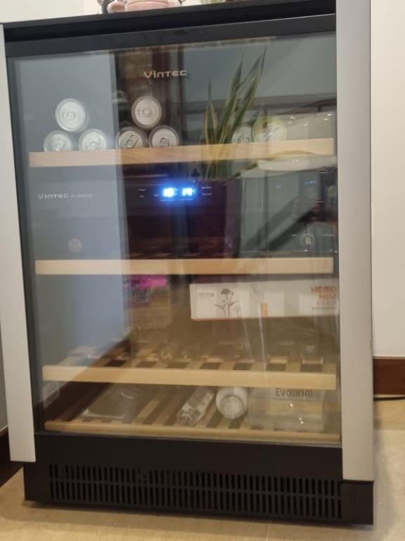 Vintec Wine Cellar / Cooler / Refrigerator / Storage / 40