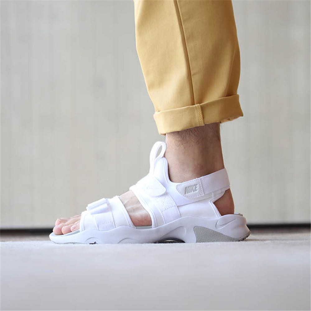 White Nike Canyon, Women's Fashion 