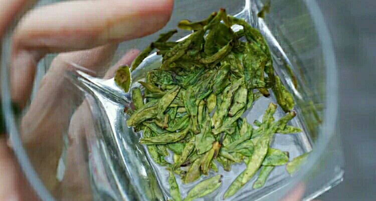 2021明前頭批兩葉一芯特級龍井茶Long jing tea 高香氣鮮爽，40g 特惠結緣, 嘢食 嘢飲, 飲料- Carousell