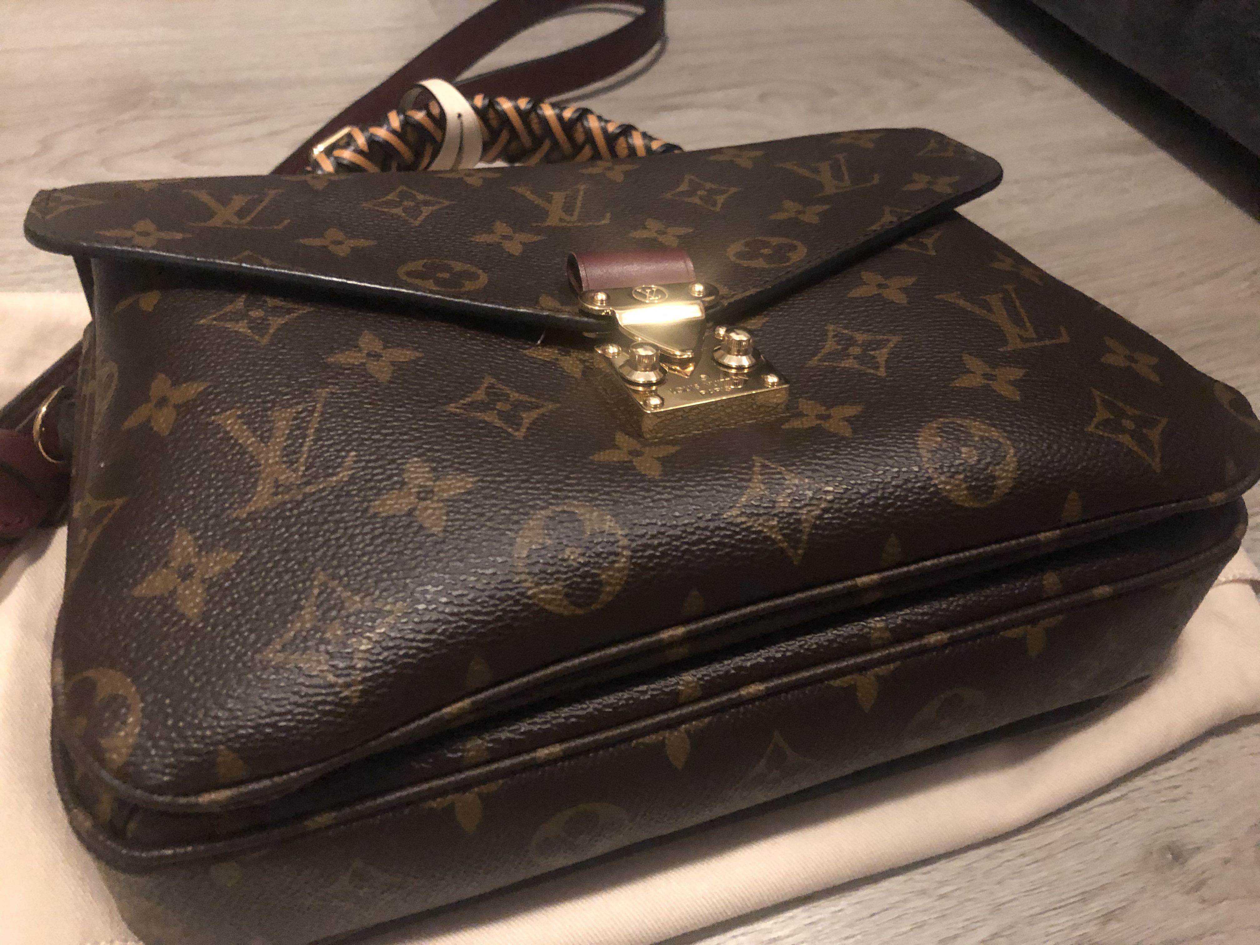 Louis Vuitton Pochette Metis Handbag #M46018 – TasBatam168