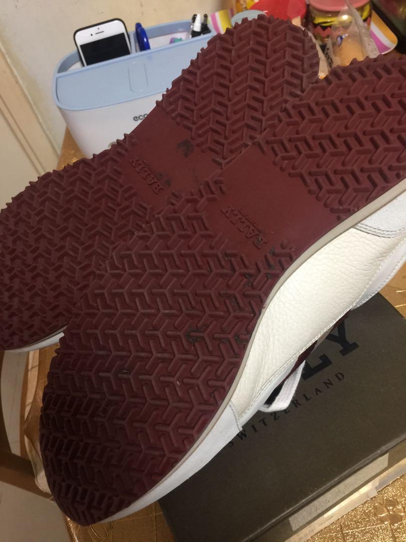 BALLY （分類：便服鞋）位於 Hong Kong。 由 kingchan1111 提交（商品編號 1079797421，圖片 3）。簡介： 過年穿著2次原價3990元而家4折出售。