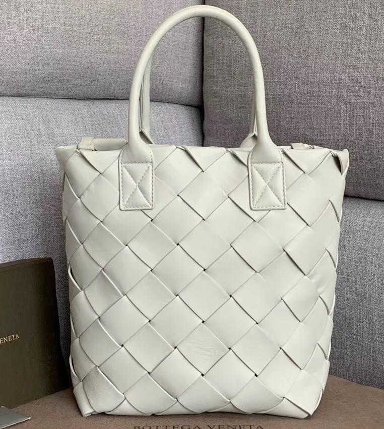 Bottega Veneta Maxi Cabat 30 Carousell