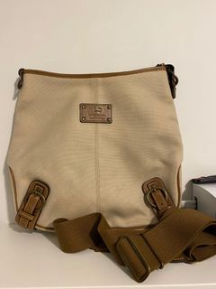 （分類：）位於 。 由 hiddenboxstore 提交（商品編號 1079958290，圖片 1）。簡介： 。