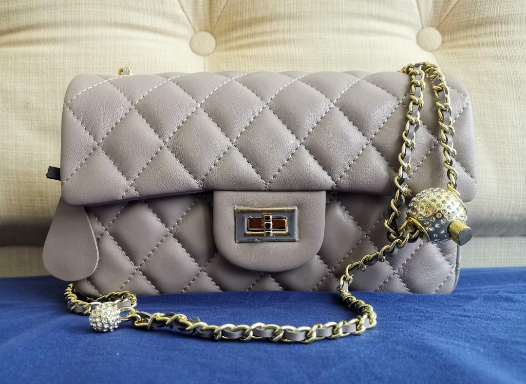CC Mini Pearl 23 cm LEATHER FLAP bag (lambskin leather), Luxury, Bags &  Wallets on Carousell