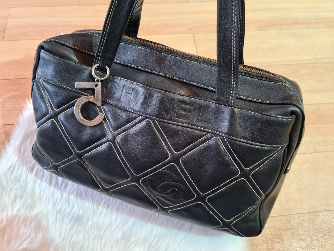 Chanel  Lambskin Shoulder Bag, Luxury, Bags & Wallets on Carousell