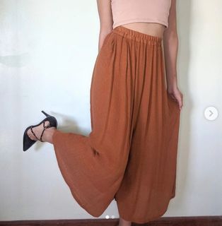 (Category: ) located in . Submitted by gabby.declutters (Listing ID 1079895073, Image 1). Description: .