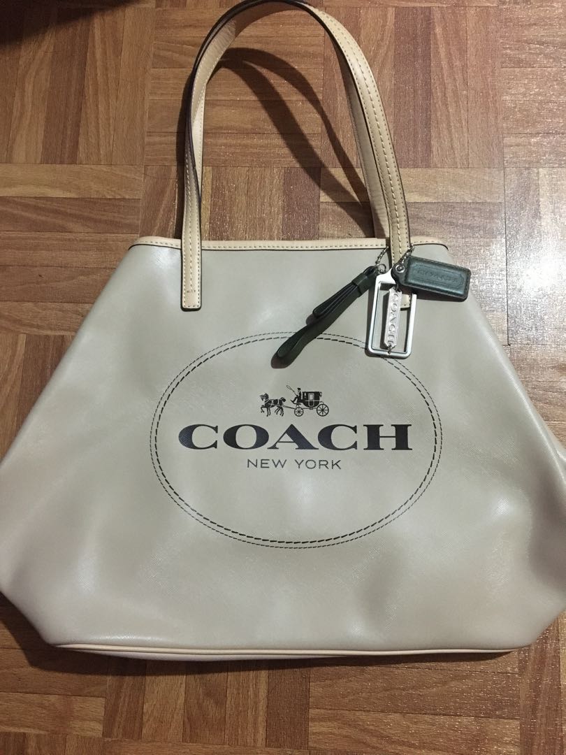 coach totes canada