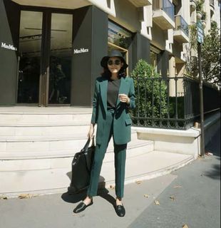 Dark green blazer and pants suit set, Women's Fashion, Coats, Jackets and  Outerwear on Carousell