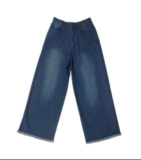 (Category: ) located in . Submitted by thriftculs (Listing ID 1079900348, Image 1). Description: .
