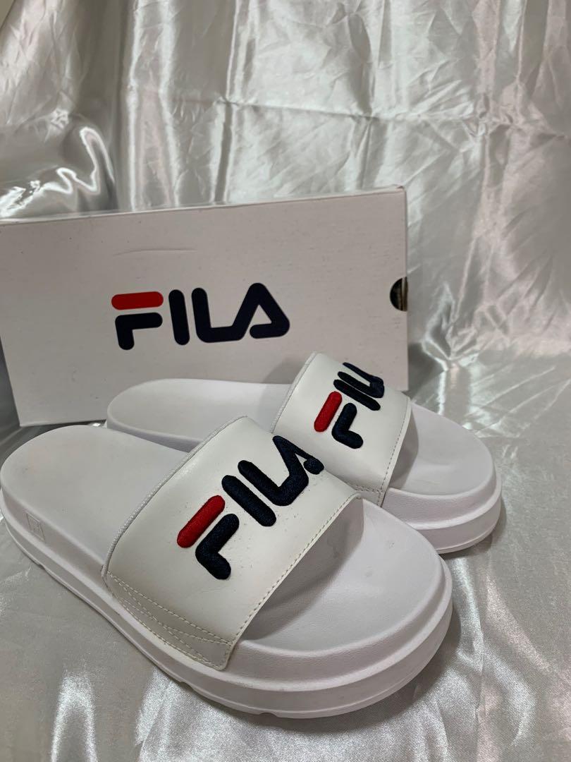 White fila clearance slides womens