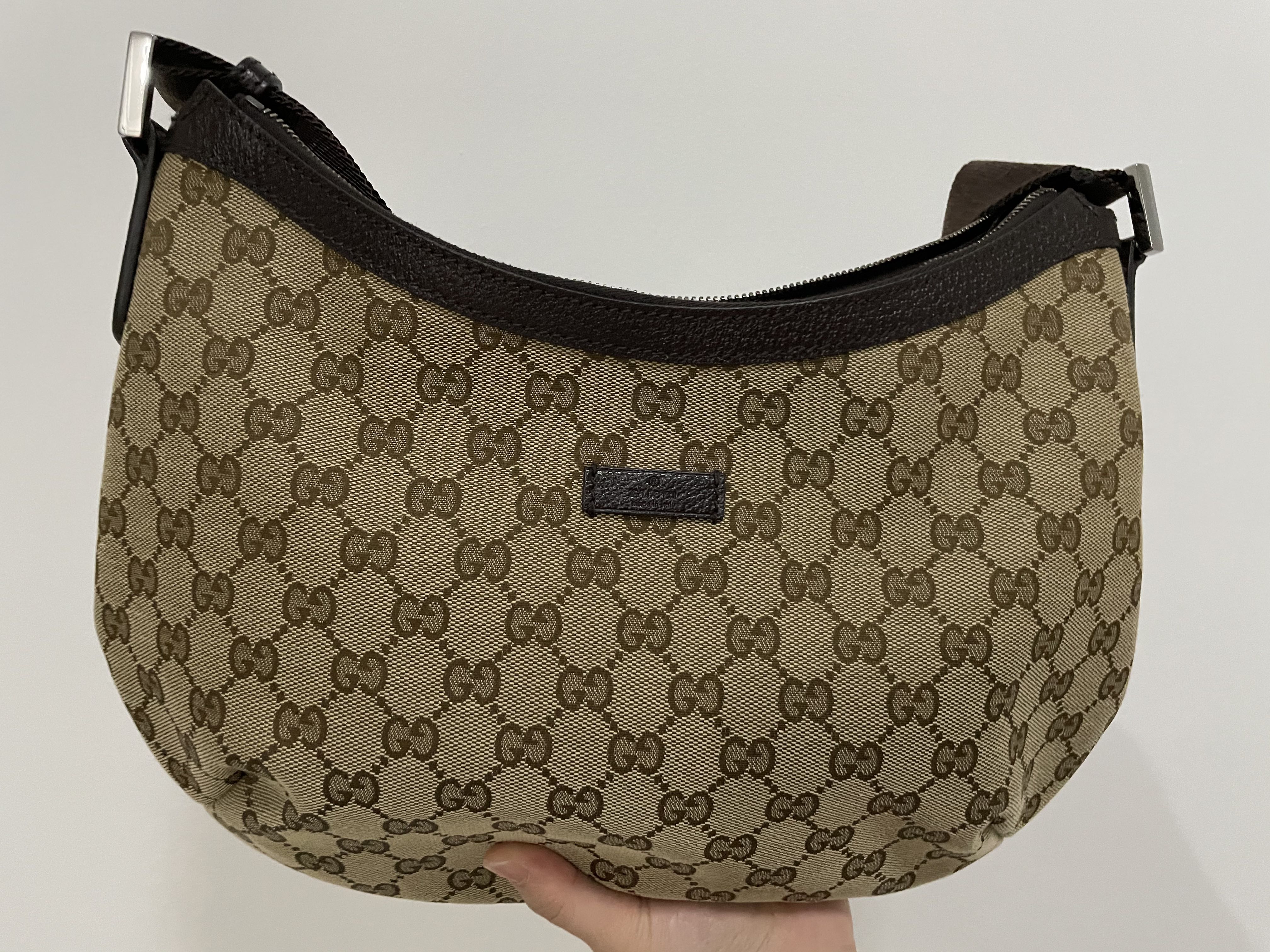 Gucci monogram sling bag hotsell