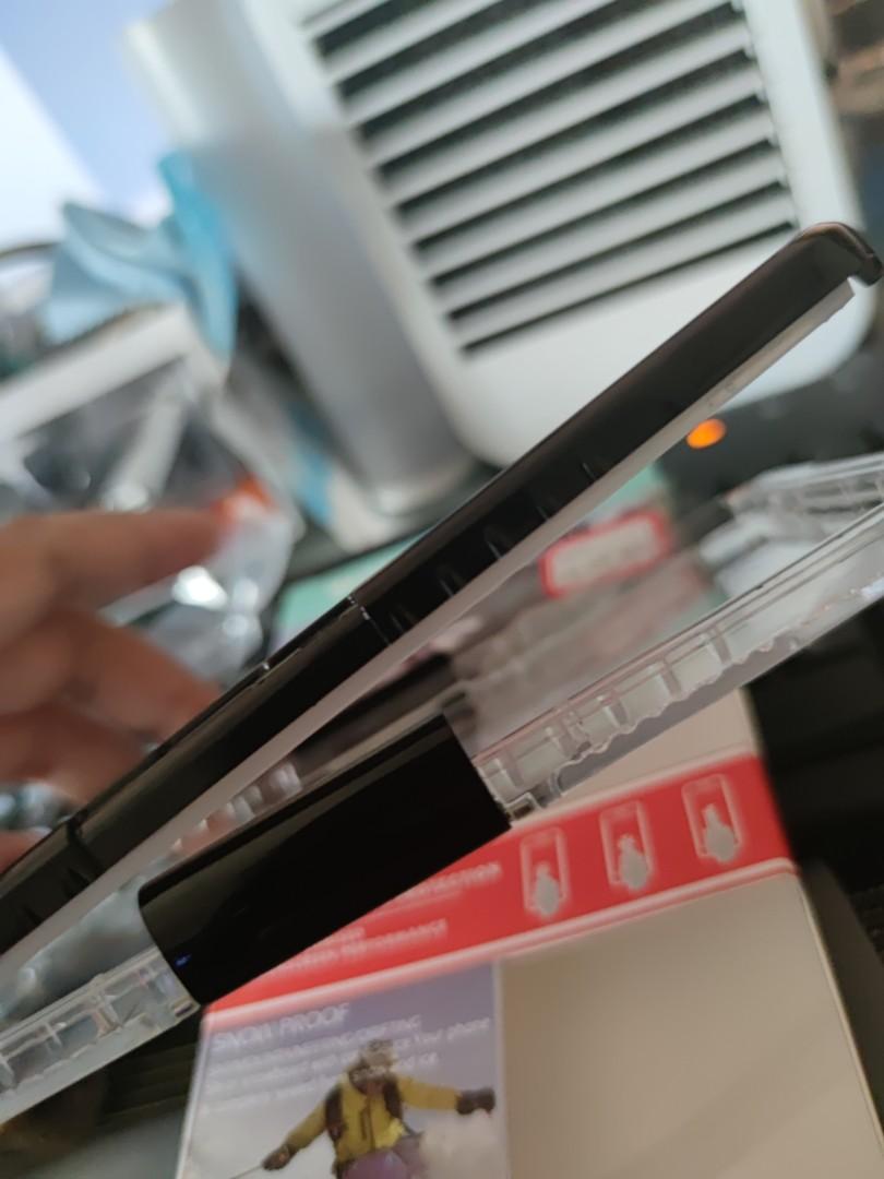 Mi 10T /Pro Waterproof Casing (Category: Cases & Sleeves) located in Manila. Submitted by cherrylim93 (Listing ID 1079908178, Image 3). Description: Tried on with card holder at the back of my phone so its too thick to fit. Bought for a trip but not successful using it Can do free deliv selected areas.