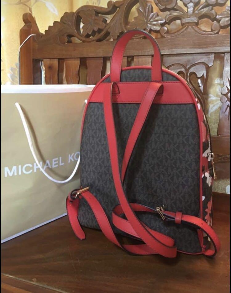 Michael Kors Abbey Medium Butterfly Backpack, Luxury, Bags & Wallets on  Carousell