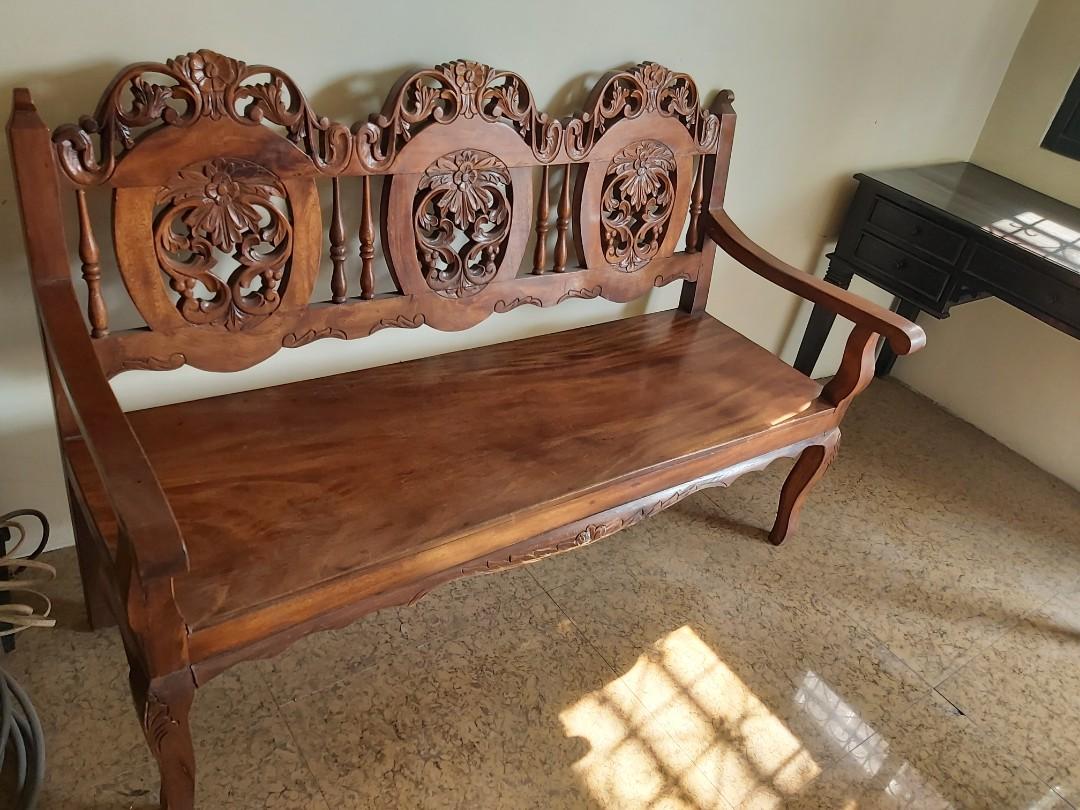 My things (Category: Sofas) located in Manila. Submitted by think2x (Listing ID 1079940061, Image 2). Description: is a hardwood sofa... full of ukit vintage style but elegant..color is natural and original wood color.. need space en fund reason to sell.. sf payed by buyer.. ❤.