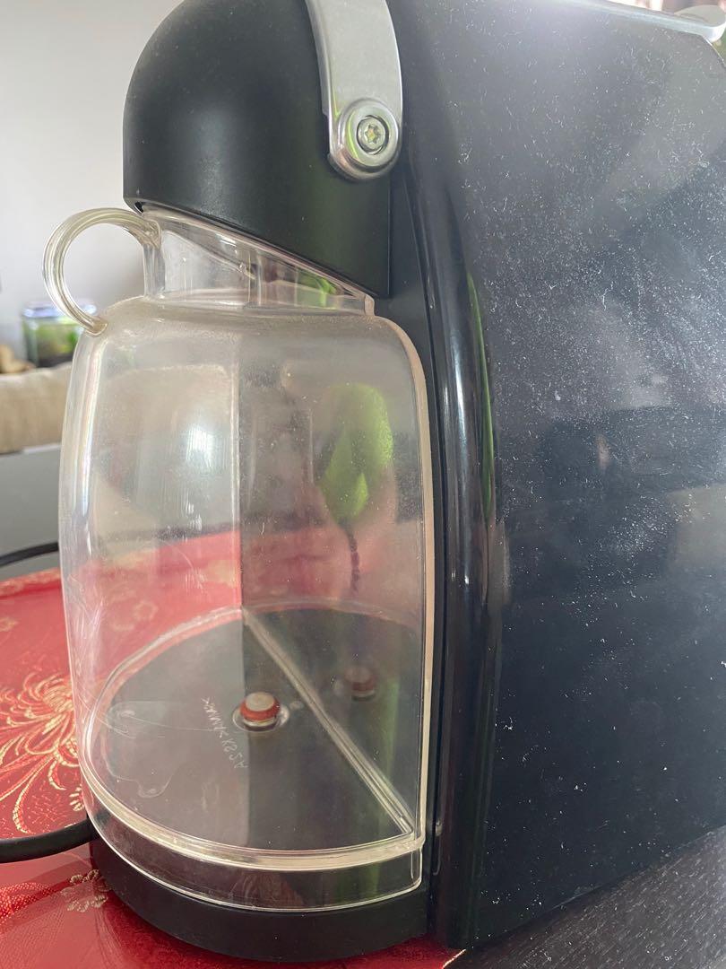 Nespresso Essenza C100 Coffee Machine (NOT WORKING), TV & Home Appliances, Kitchen Appliances