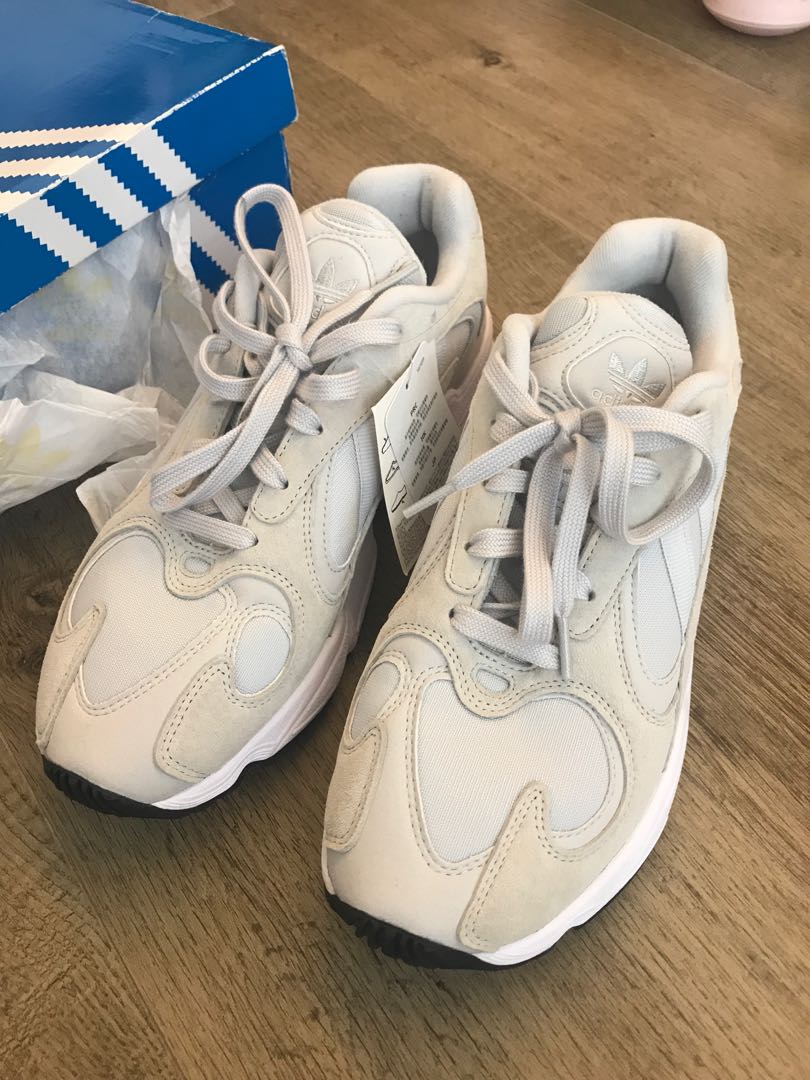 nike huarache light grey
