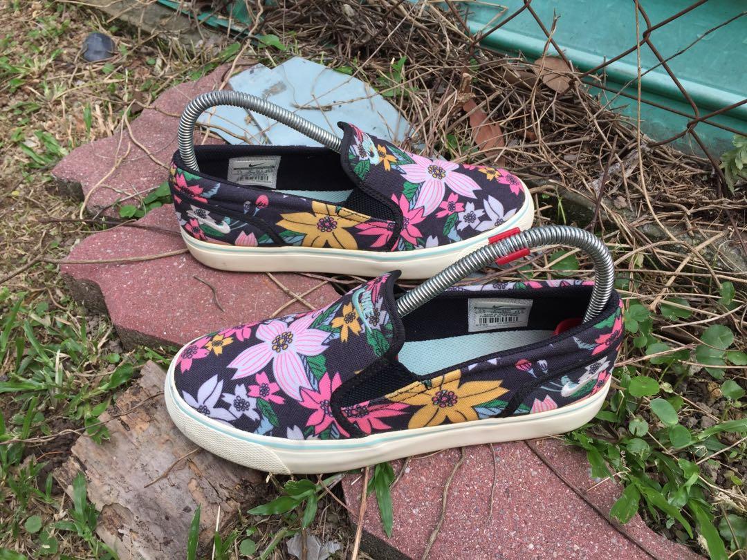 Nike floral new arrivals slip ons