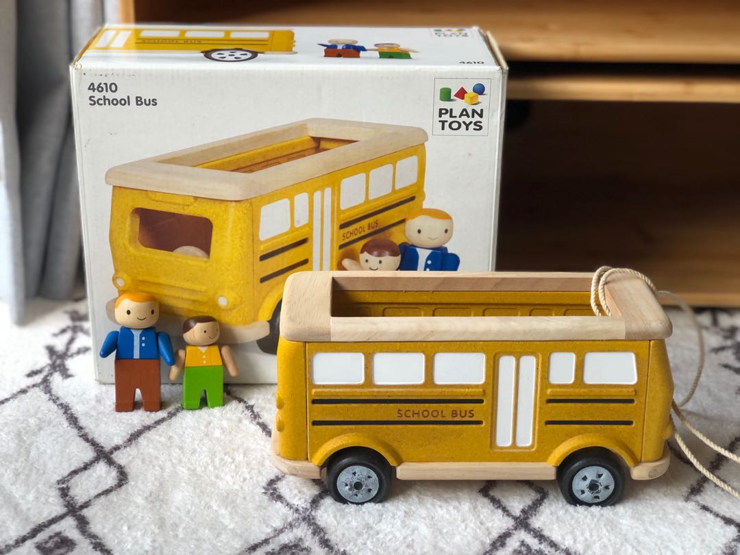 Plan toys store bus