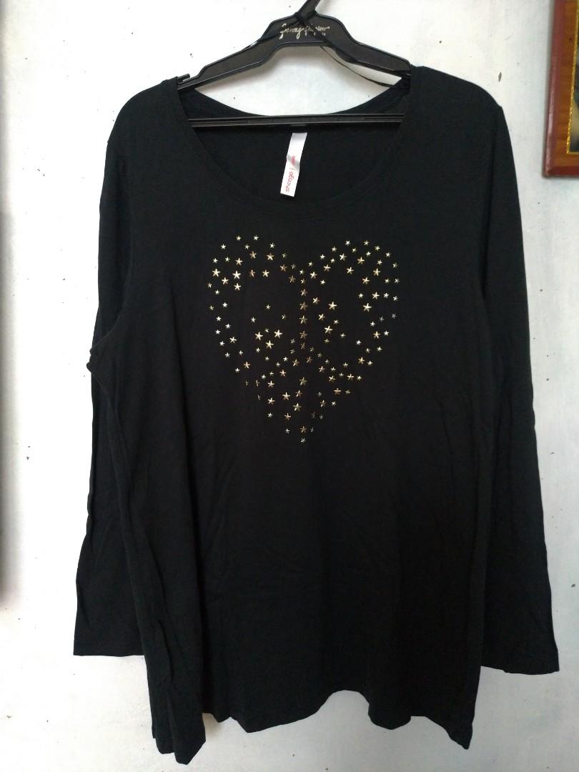 Plus Size Black Long Sleeve Star Top (Category: Longsleeves) located in Quezon City. Submitted by tsoaph (Listing ID 1079874155, Image 1). Description: Best for: 2XL Measurements (measured flat and doubled, in inches): Bust - 41-44 Waist - 39-42 Length - 29 Shoulder - 16.5-18 Armhole - 22 Sleeve length - 25 RFS: Not used anymore * Preloved but taken care of * Condition - 7/10 * What you see is what you get, so please manage your expectations * St