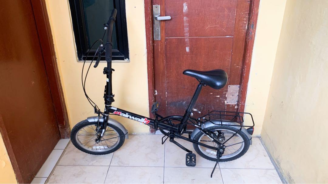 Airwalk 16 shop folding bike