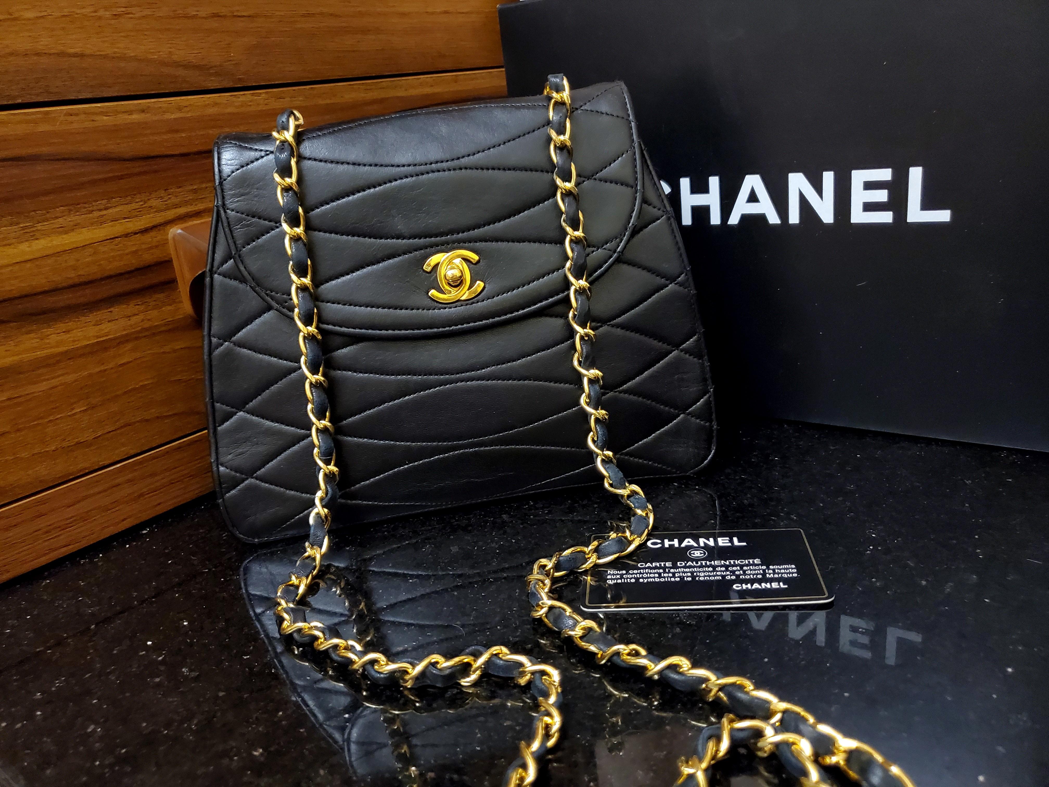 現貨vintage Chanel黑色羊皮水波紋梯形chain Bag 名牌 手袋及銀包 Carousell