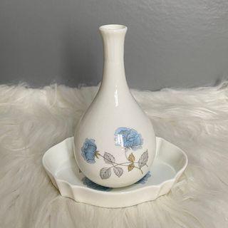 Wedgwood Ice Rose Vintage Vase with Tray