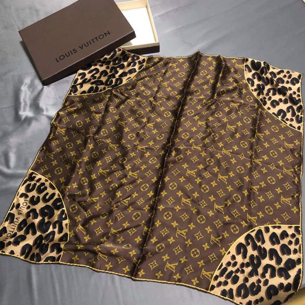 louis vuitton scarf authentic