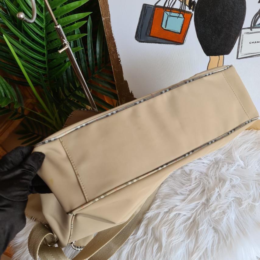 Burberry fragrance outlet messenger bag