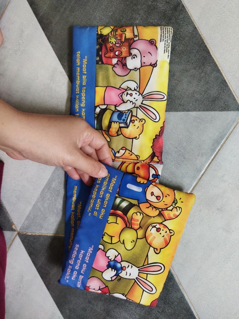 Buku Bantal Dan Boneka Jari Tangan Bayi Anak Mainan Baby Walker Di Carousell Buku Bantal Dan Boneka Jari Tangan Bayi Anak Mainan Baby Walker Di Carousell