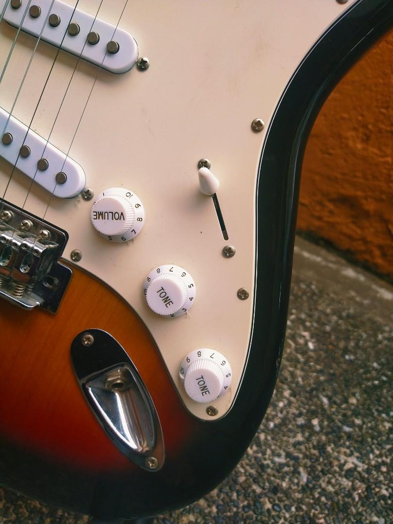 BUSKER'S electric guitar 2nd hand galing japan (japan surplus), Hobbies ...