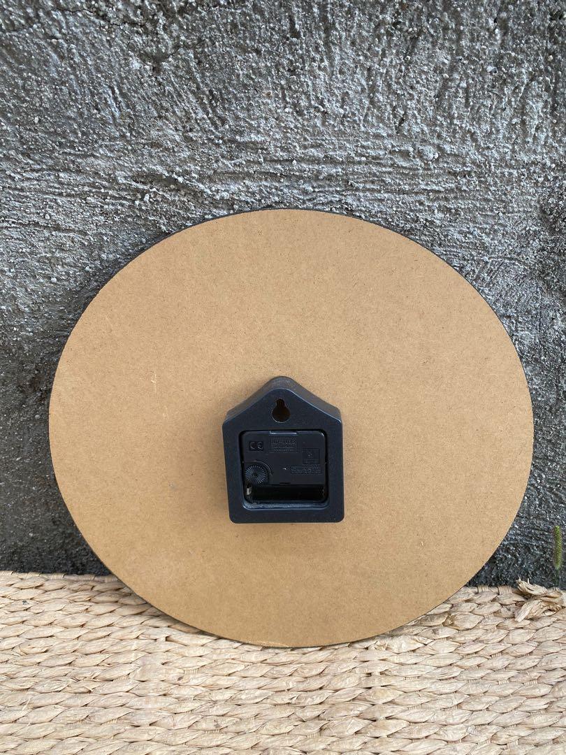 clock (working) (Category: Wall Decor) located in Manila. Submitted by annie_annie83 (Listing ID 1080019661, Image 3). Description: .