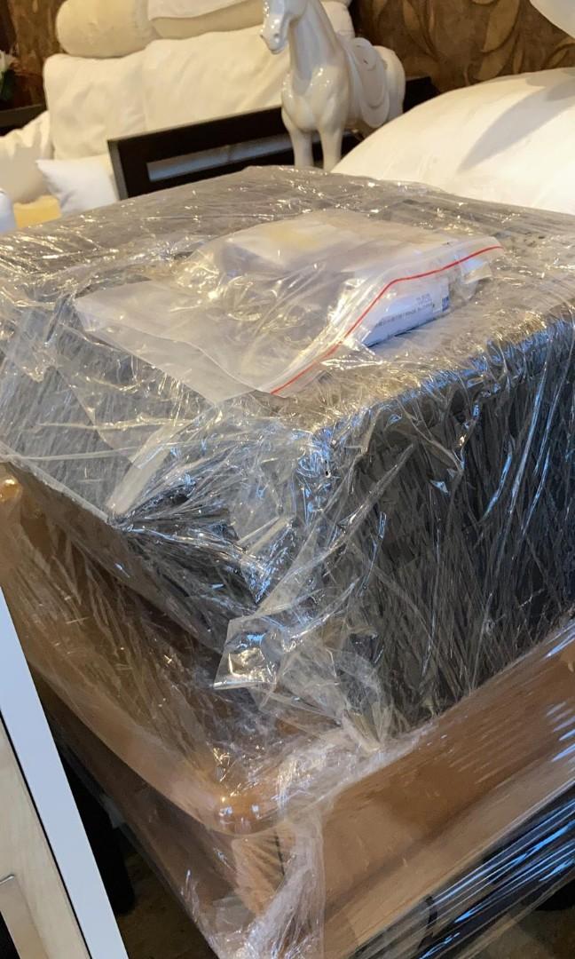 Epson printer (Category: Printers, Scanners & Copiers) located in Singapore. Submitted by lylysa (Listing ID 1080116333, Image 1). Description: Kept in cling wrap to maintain cleanliness. Brand new ink cartridge in yellow and cyan..