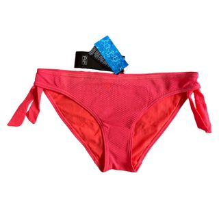 (Category: ) located in . Submitted by yourclothesrack (Listing ID 1080085797, Image 1). Description: .