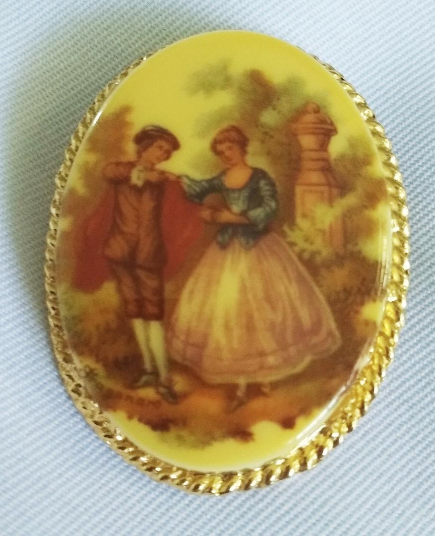 Vintage Fragonard s Courting Couple Porcelain Pin Brooch
