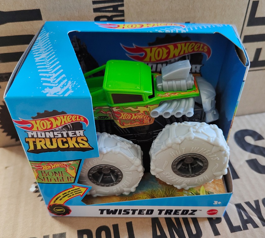 Hot Wheels Monster Trucks 1:43 Scale Light and Sound - Boneshaker