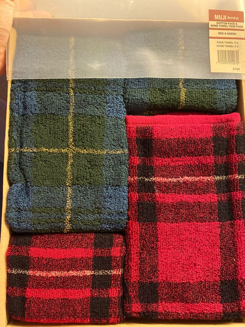 全新Muji face and hand towel twin set, 其他, 其他 Carousell