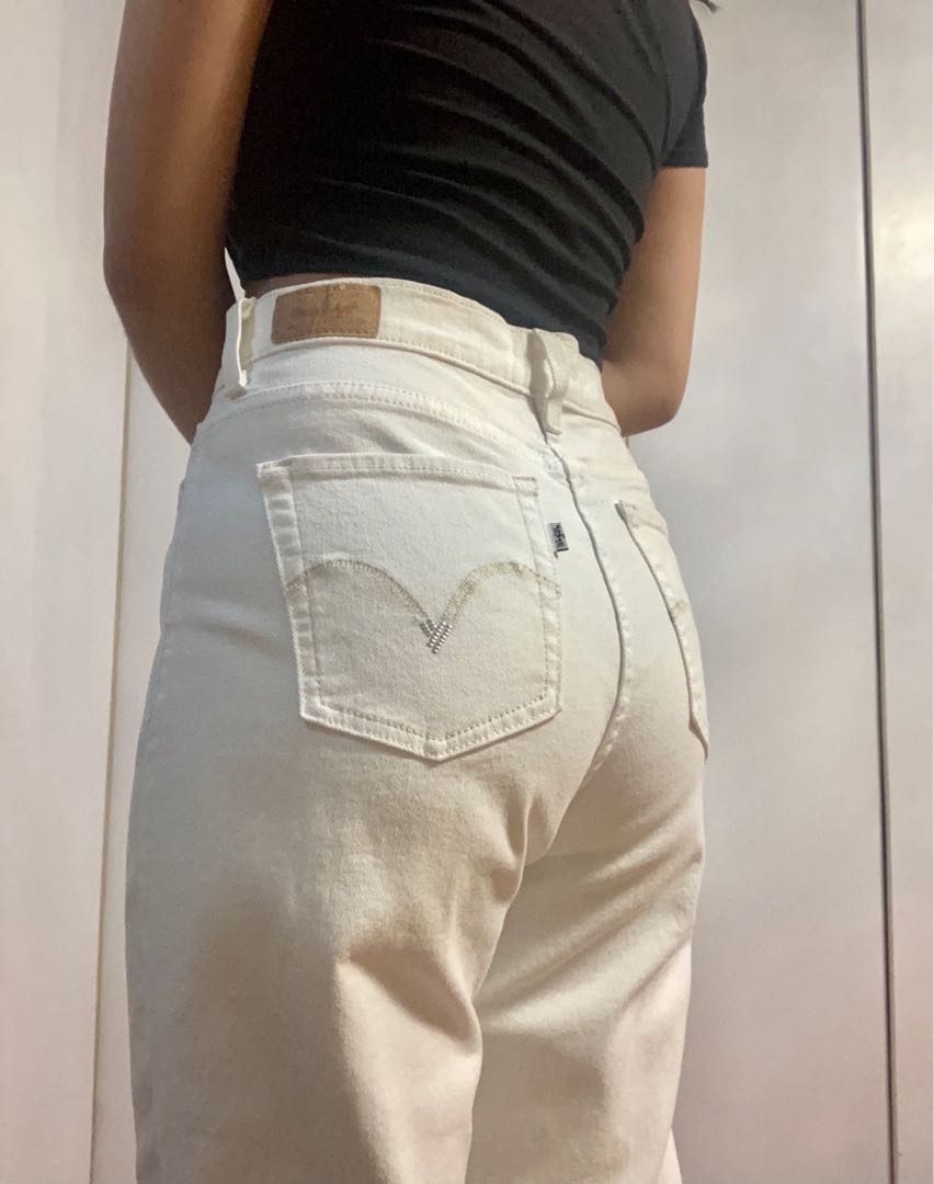 ORIGINAL Levi's 512 Bootcut Perfectly Slimming White Mom Jeans, Women's  Fashion, Bottoms, Jeans on Carousell