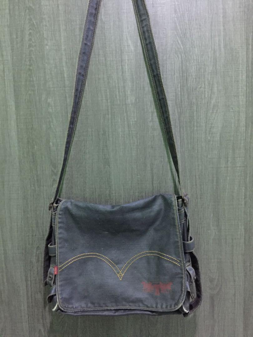 Levis sling bag womens