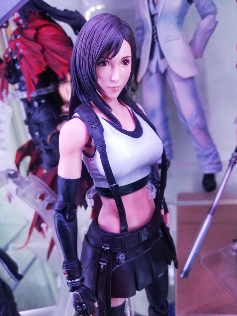 Play arts tifa hot sale