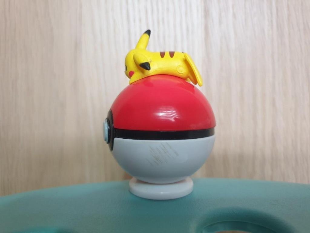 Pikachu gashapon shop