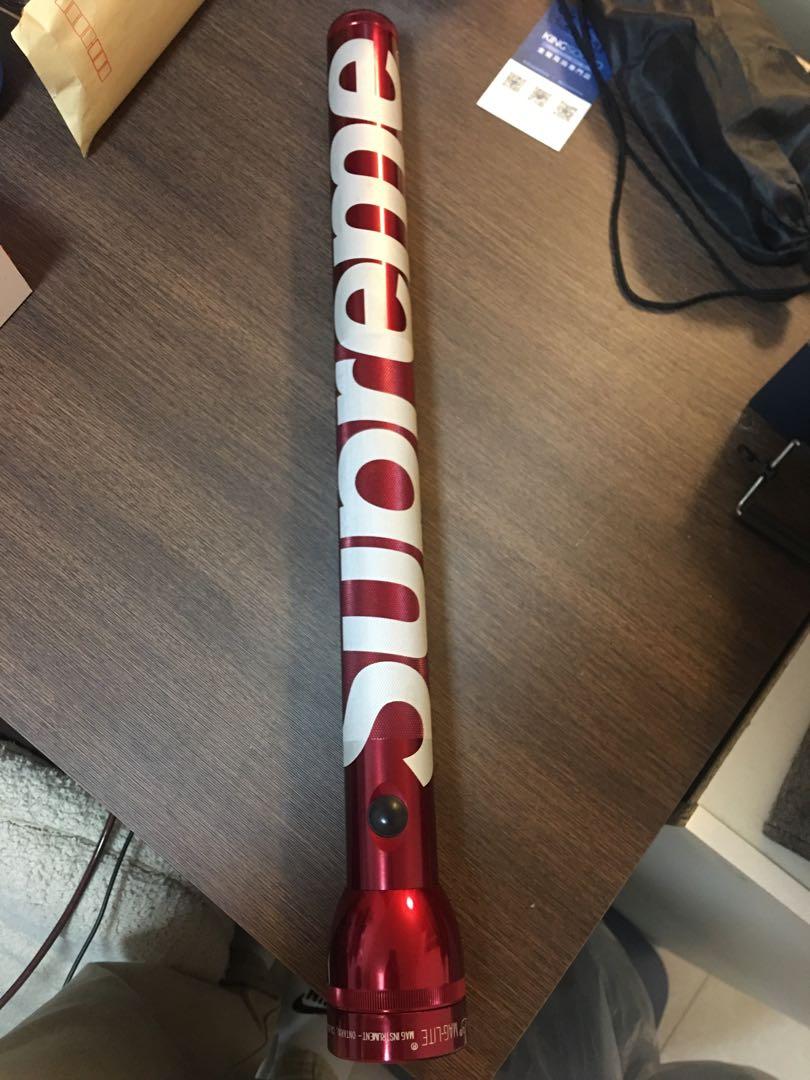 supreme maglite