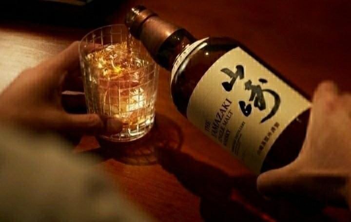 三得利日威試飲裝：山崎+白州180ml】山崎＋白州單一麥芽威士忌, 180ml x 2, 43%, 嘢食& 嘢飲, 酒精飲料- Carousell