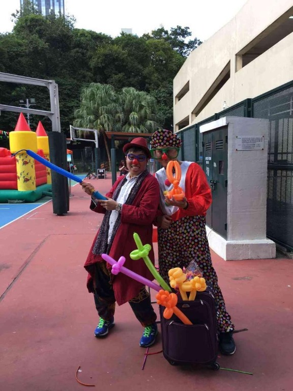 Professional clown balloon twisting service | Twist wave | Twist bubble | Balloon twisting62863171439361111
