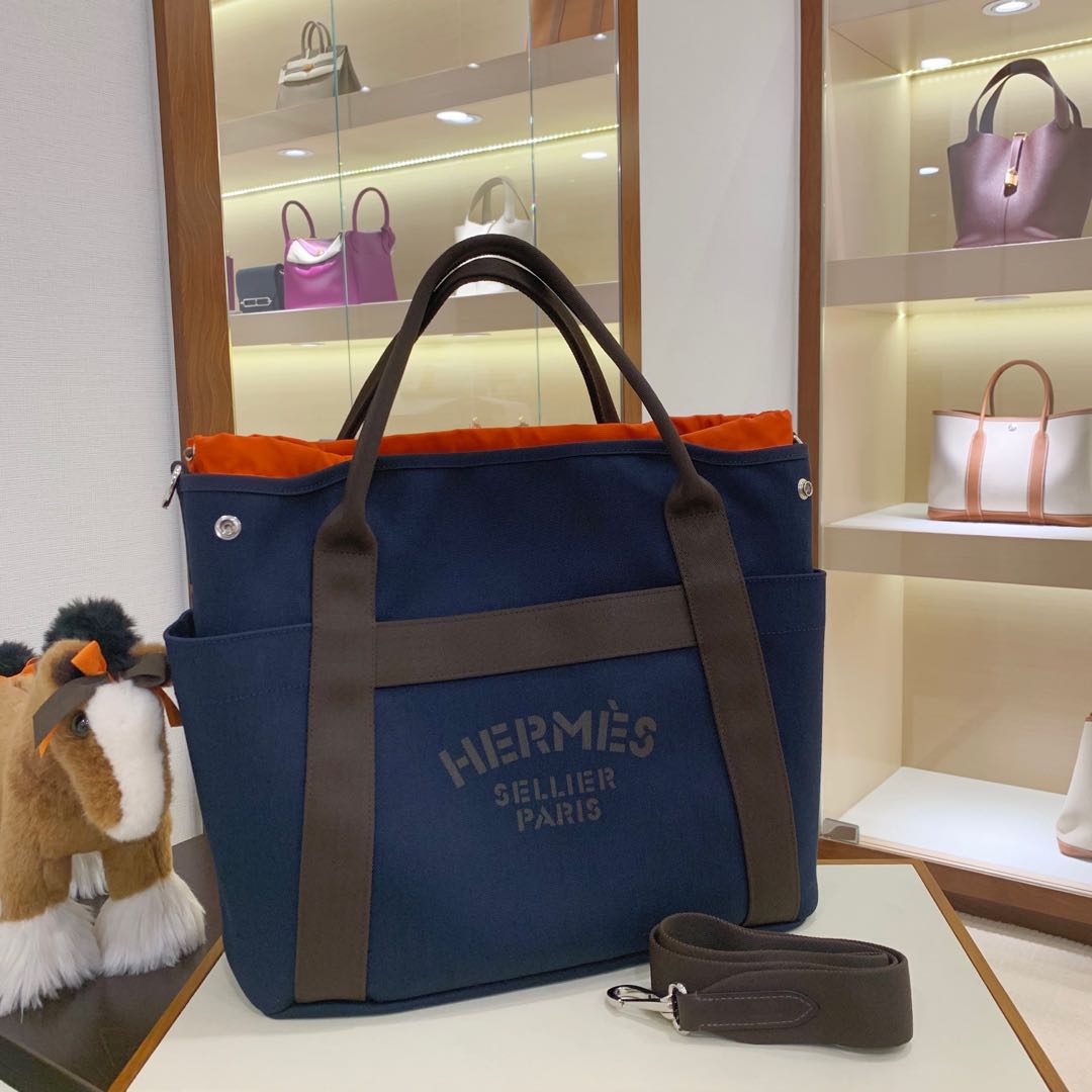 hermes the grooming bag
