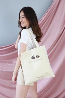 (Category: ) located in . Submitted by beyoutiful.closet (Listing ID 1080323685, Image 1). Description: .
