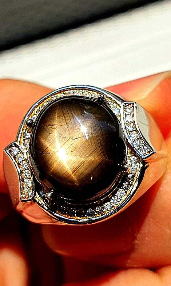 Black star sapphire approx 12ct with zircon diamond on S925